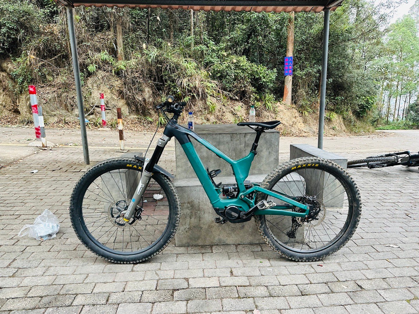 昨天骑完车，撩起瘾莱就一发不可收拾啦。今天继续！e-bike穿越太爽了！助力刚好