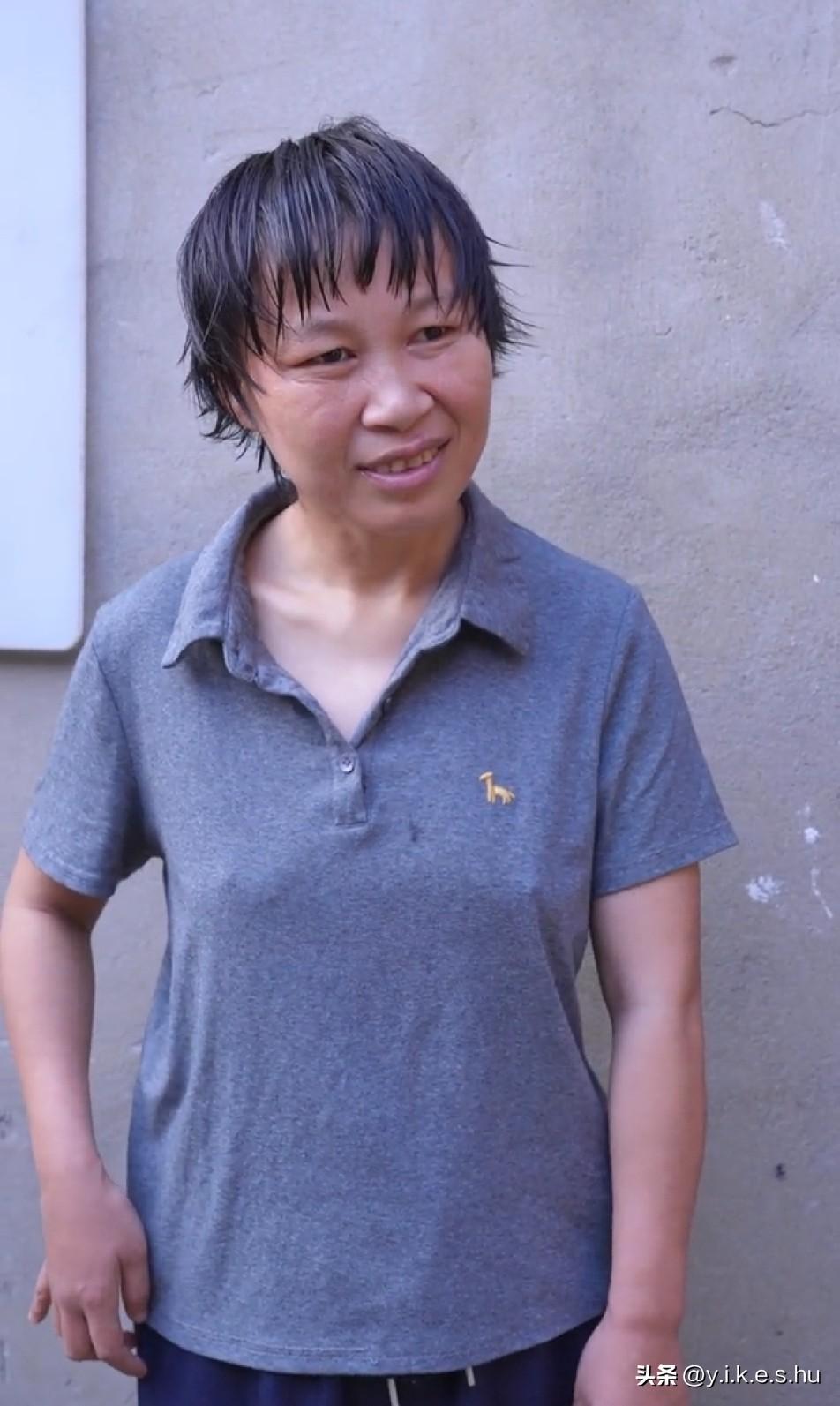 周敏给梦秋这样穿合适吗？三个大男人在跟前转，看着不尴尬吗？本来只有你们几个看到了