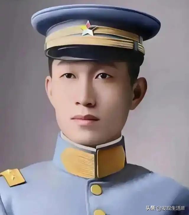 蔡锷短暂的一生有两位夫人。

原配刘侠贞，比蔡锷年长三岁，是旧式包办婚姻。蔡锷去