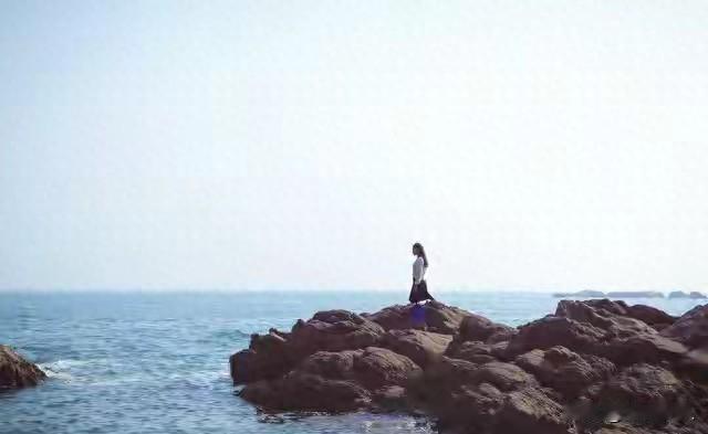 子女不尊重老人,冷处理竟让血压降了,这招能保平安。
前阵子听隔壁李姨说，她儿子又