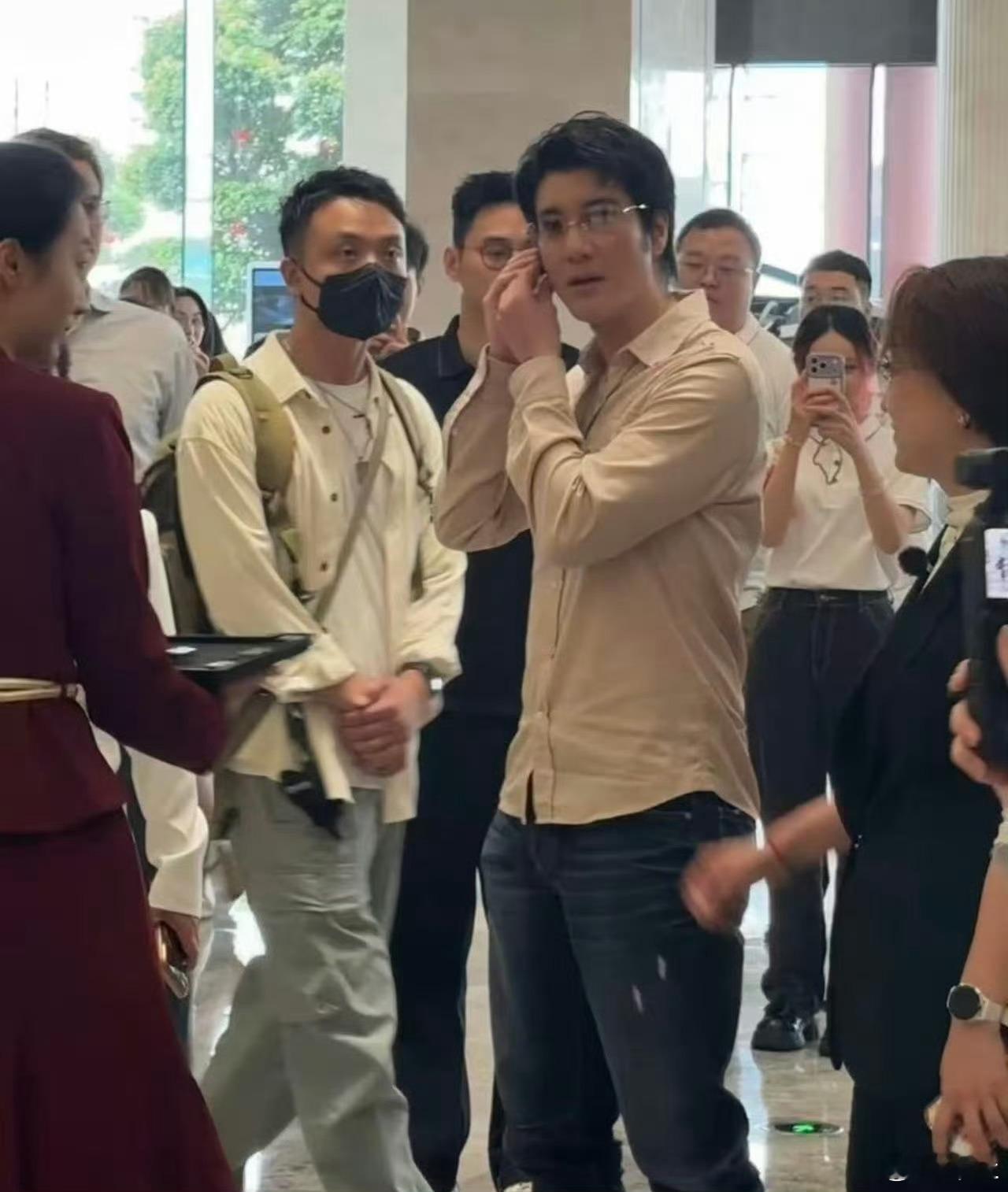 王力宏王力宏居然去比亚迪了？！你们觉得是要代言，还是写主题曲？王力宏现身比亚迪比