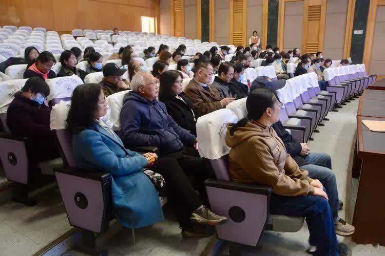 德国外长当着全世界的面，一句话把桌子掀了：我们宁可被美国一脚踹开，也绝不会回头看