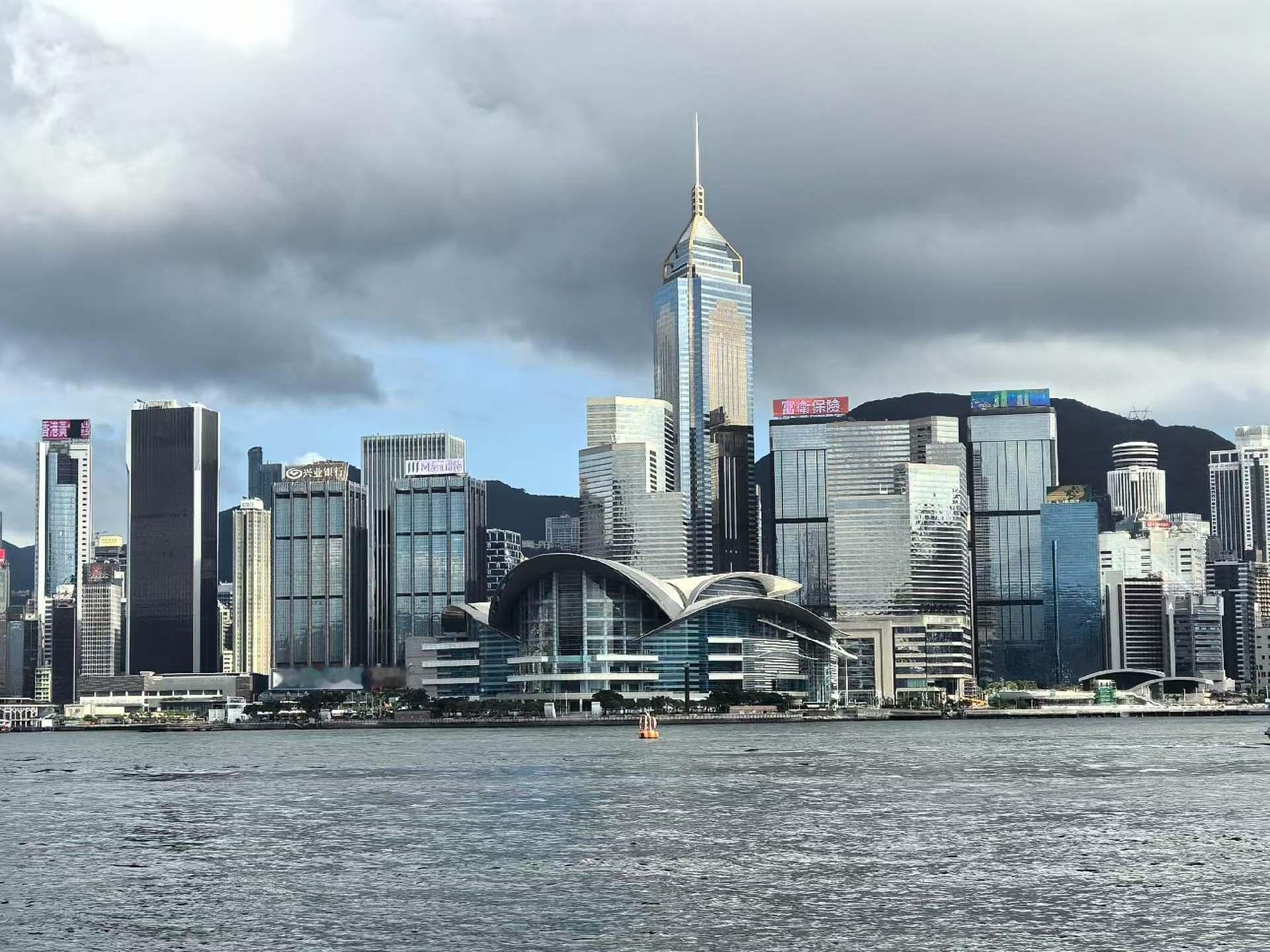 每个人都有自己的风景，在忙，在努力，在调整状态，在找更好的自己。人和人之间淡淡的