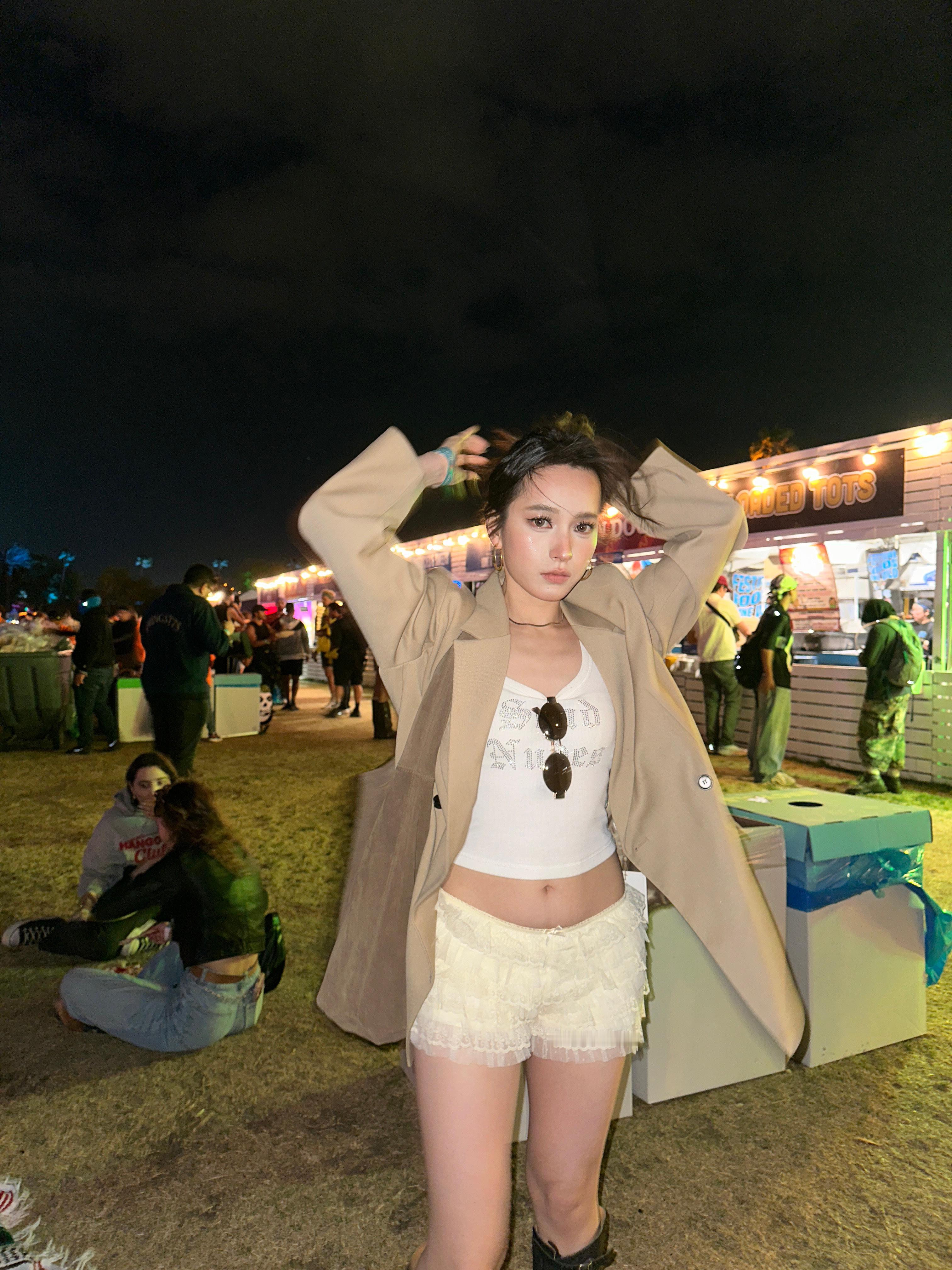 Day1 update 进场晚了错过了lisa 巨大风等待lady gaga ​