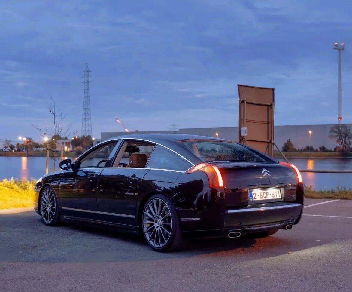 行政级舒适+2.0T动力，被忽略的冷门好车雪铁龙C6，谁开谁真香？雪铁龙C6｜被