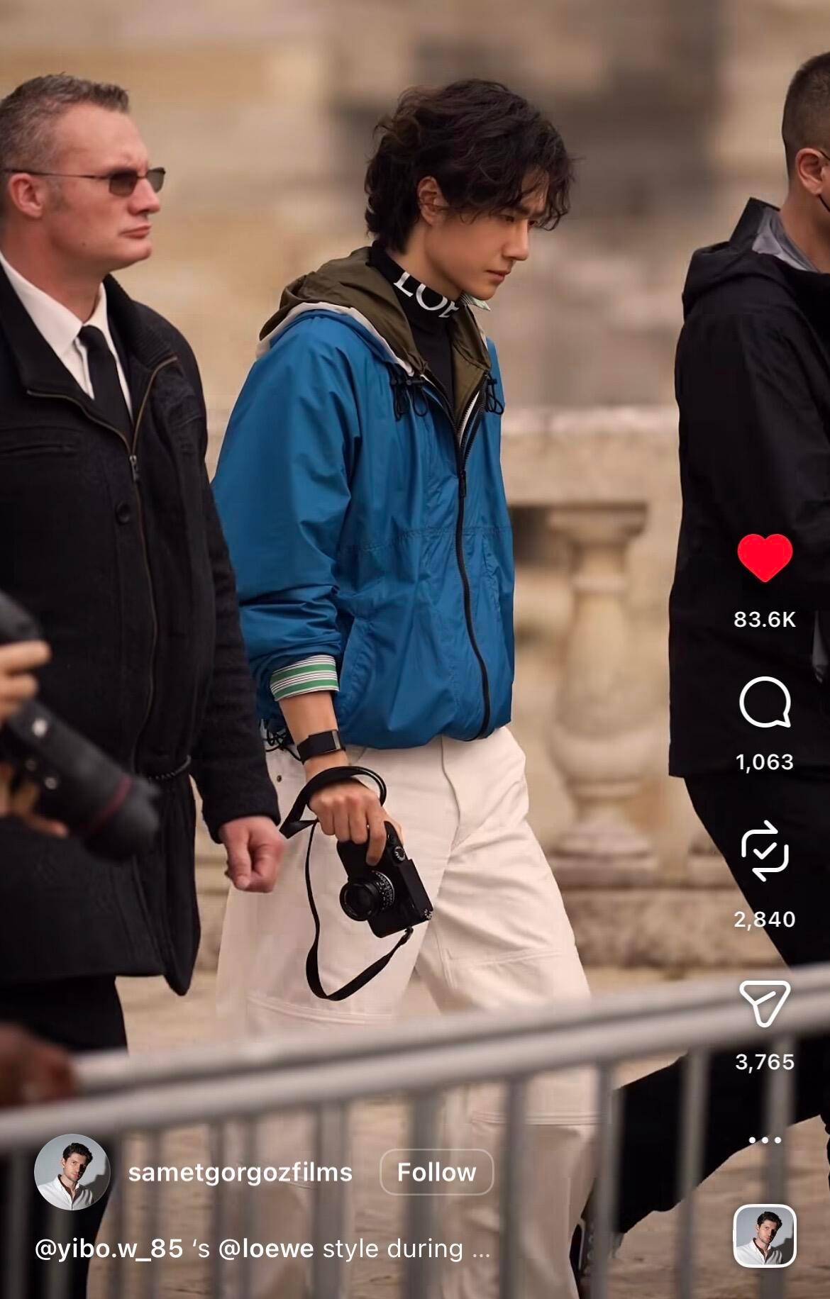 ins上85w播放的王一博罗意威入场直拍，真的好红啊 