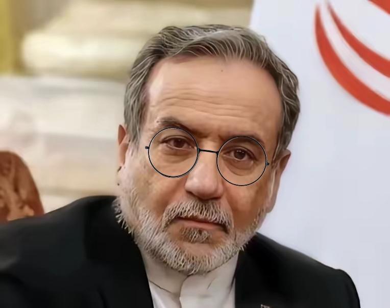 2月28日，美以联合突袭伊朗后，伊朗革命卫队反击，称导弹袭击中东美军基地致约20