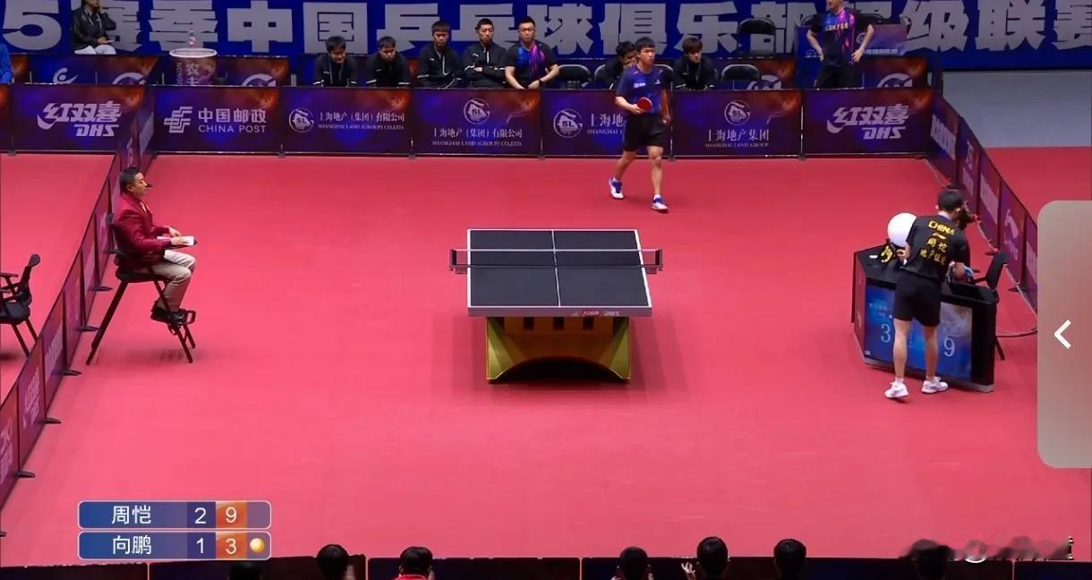 上海队其他队员，对樊振东是真好！
知道樊振东许久没比赛，需要在赛场上找找感觉，第