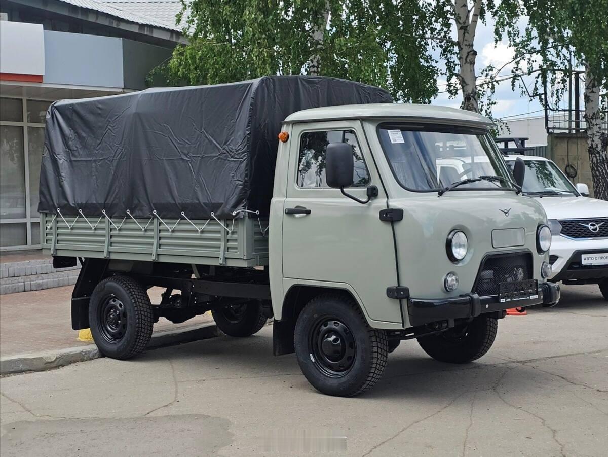 卖萌的工具车。UAZ 3303 海外网友实拍分享我和汽车的日常 大v聊车