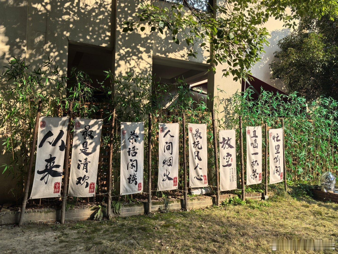本来想回纯爱哥GUN；后来还是回了不允许（公司制度有规定的）；纯爱哥开始给我画饼