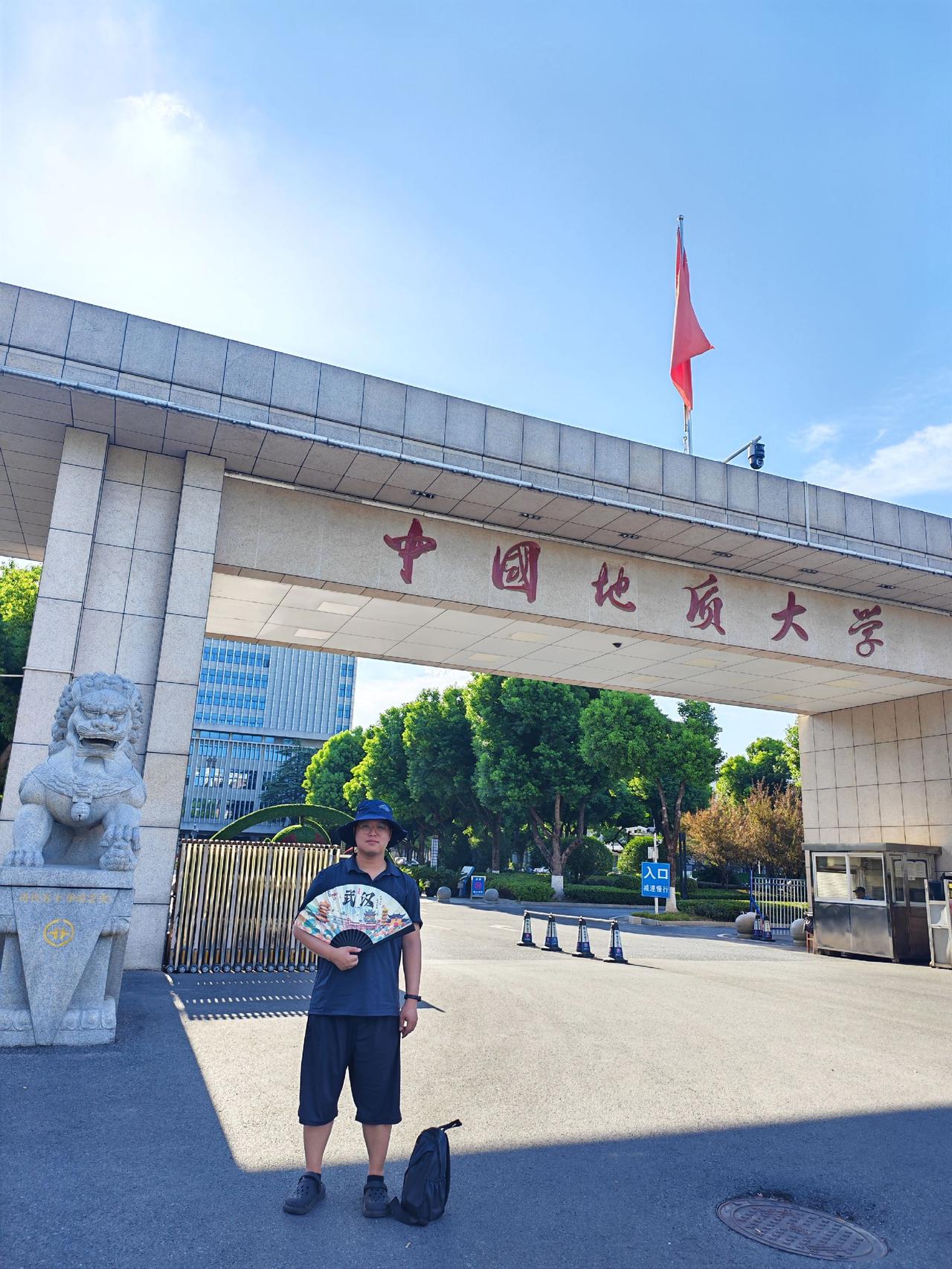 高考报考行业从业有11年了，少了年少的青涩，多了中年大叔的沉稳，2025年我的报