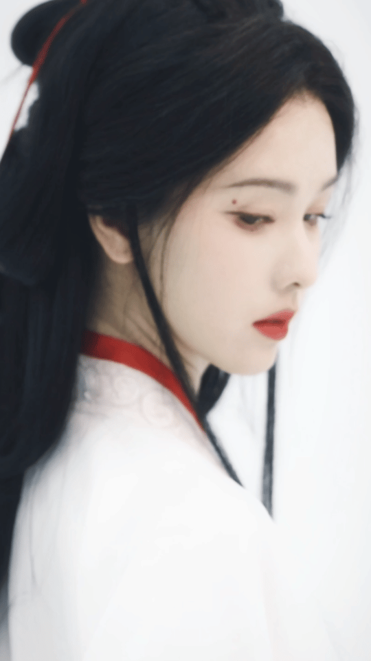陈都灵化妆师回应 合作化妆师为陈都灵发声 回应来了！还原片场真实模样，双方合作日