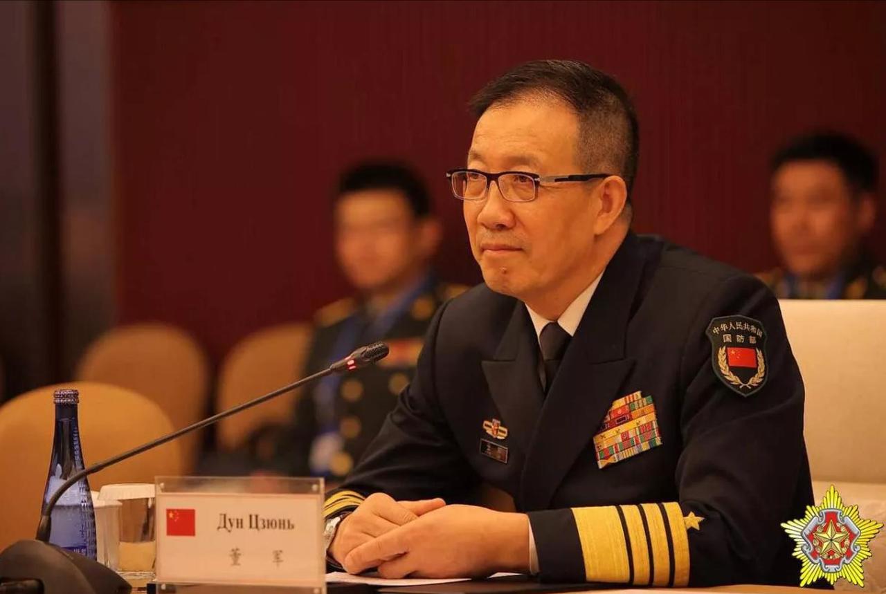 北约真的开火了，19架俄军无人机被一锅端，普京还没吭声，美国防长就急了，连夜给中
