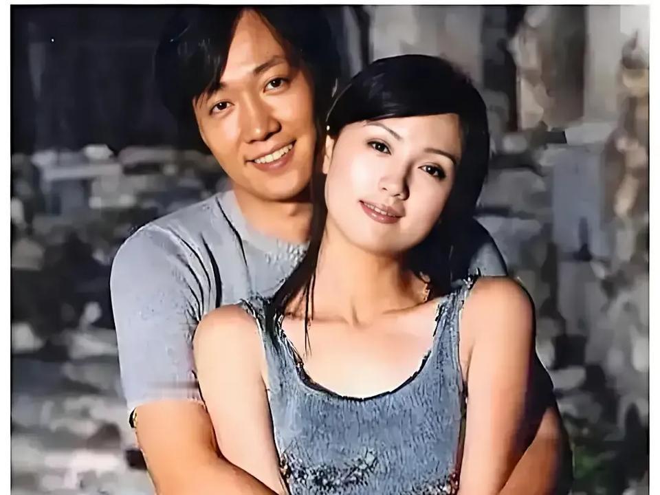 为什么像辛柏青和朱媛媛这样的神仙眷侣不能相扶到老呢？！朱媛媛离世，难以想象辛柏青