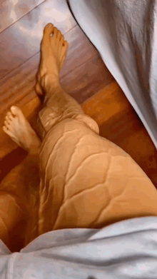 这个大腿的血管一戳就破的感觉 ​​​