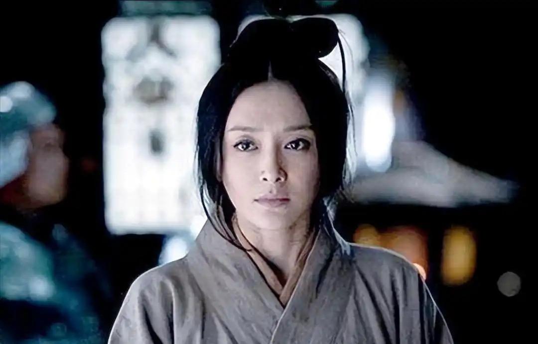 吕雉被项羽俘虏两年多，清白还在吗？看懂这两点就明白了。

公元前205年，彭城一