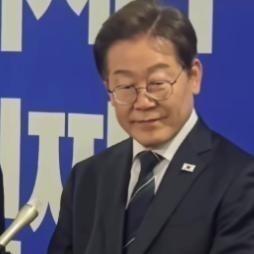 曾经，外媒问韩国总统李在明：若中国武统台湾，你会不会出手？李在明笑着回答：那是人