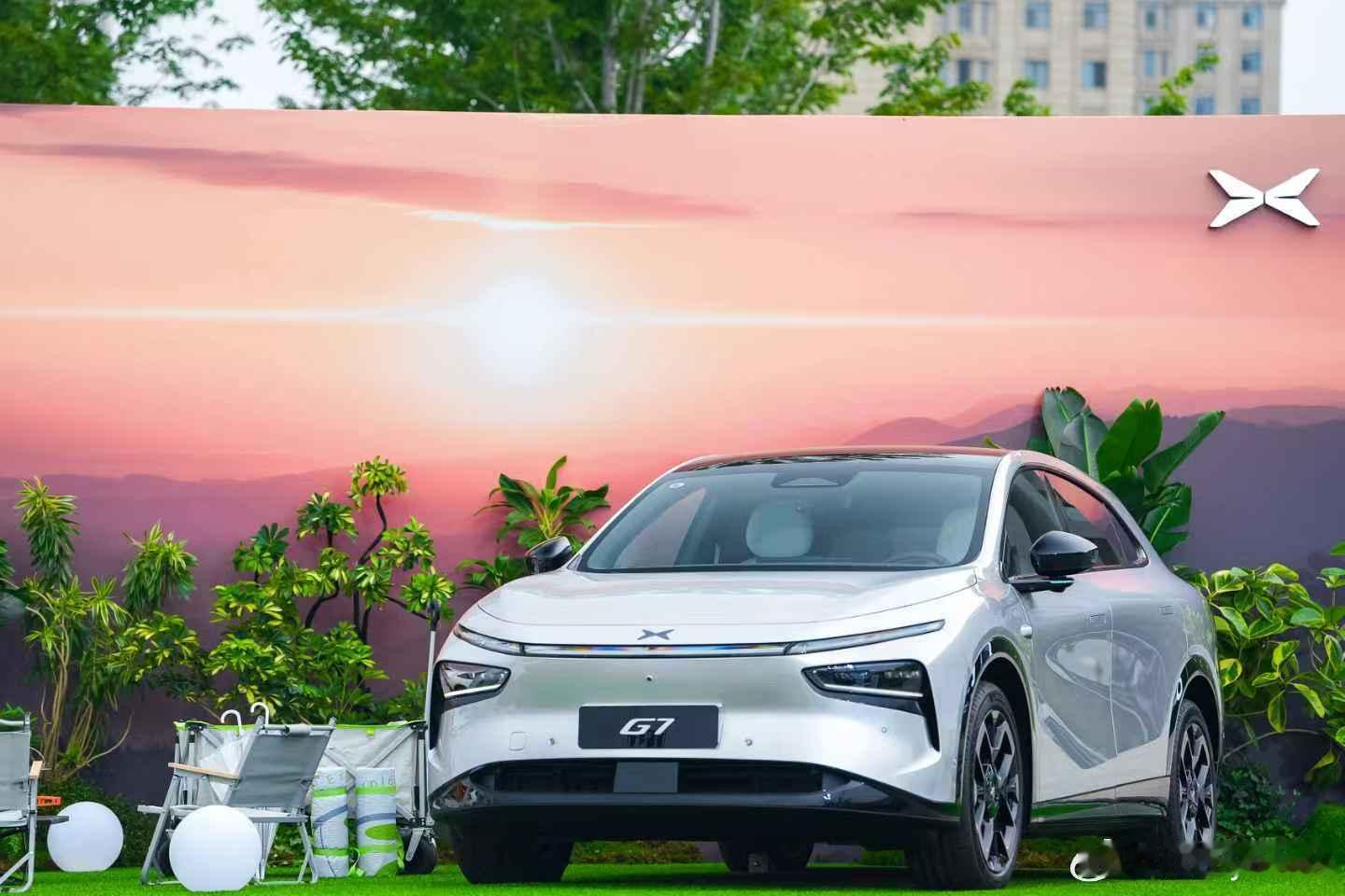 来了来了！小鹏G7「超级AI汽车」已就位！今晚19:30，共同解锁！你到现场了么