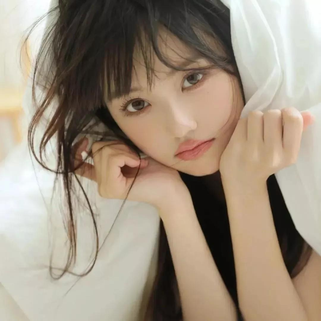 柔美少女，轻纱遮面，眼神迷离，似梦似幻。清秀美少女 轻纱美人图 轻纱裙写真 轻纱