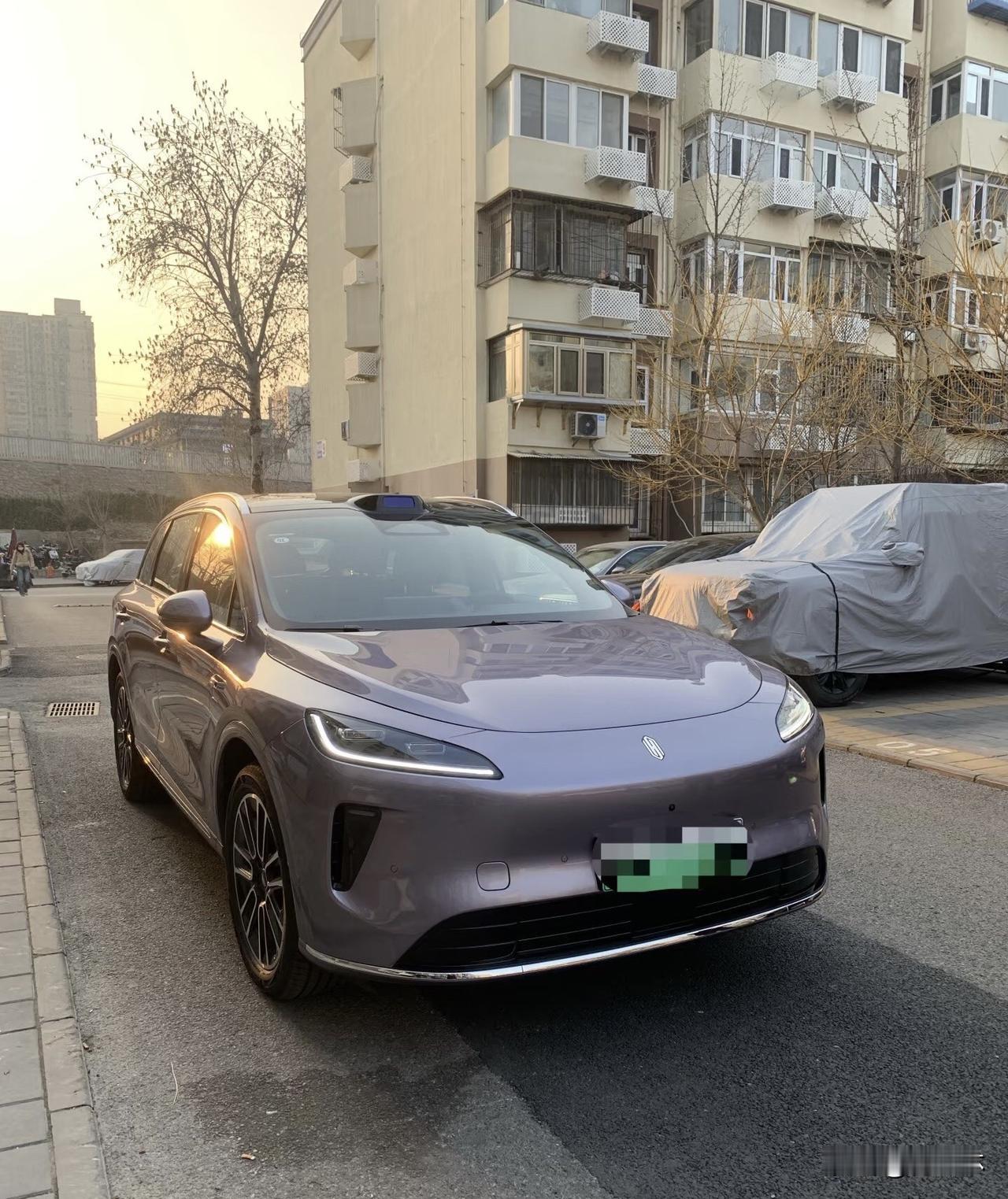 如果让我选，日常家用我更偏向电车。市区代步电费便宜、起步安静、保养简单，日常通勤