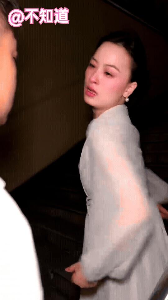 见过作死的，但你见过只用3秒钟就精准踩中家里“霸王龙”雷区，现在连大气都不敢喘的