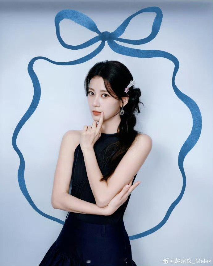 黄晓明的冷笑话赵昭仪现在还在笑赵昭仪被黄晓明冷笑话冷到，连北京降温都甘拜下风合伙