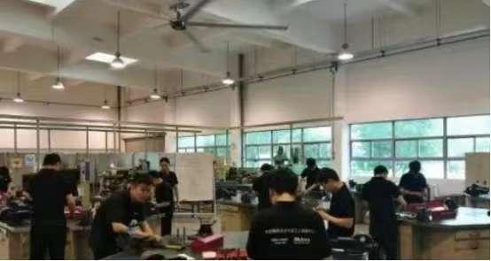太仓现在有60多家德国“隐形冠军”，连国家级实验室都搬过来了。不是因为房租便宜或