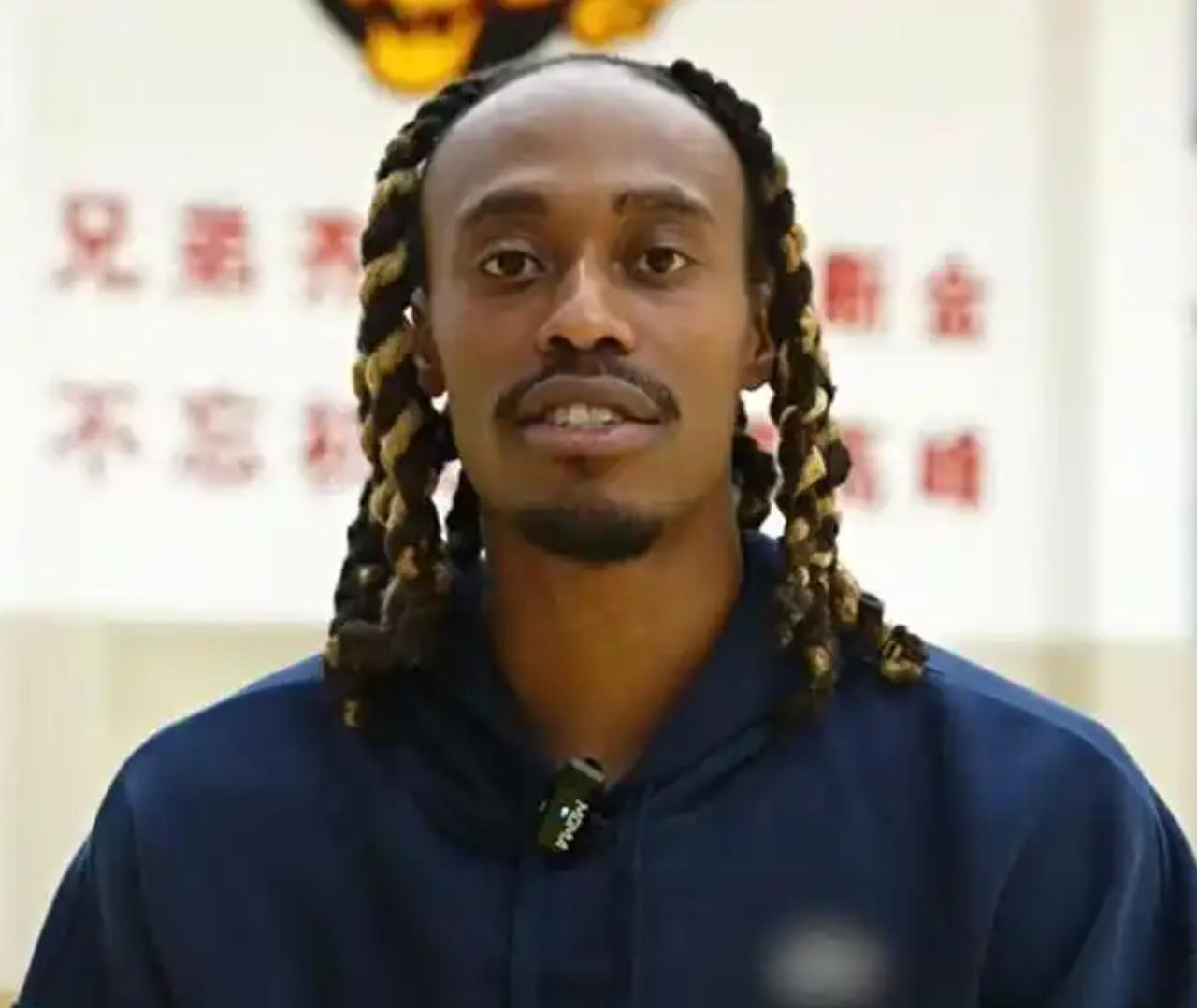 CBA最幸福的外援！一场比赛没打，又获得了续约合同
去年夏天，广东队一口气签约了