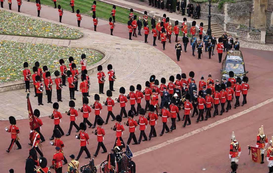 2022年9月19日英国女王伊丽莎白二世灵车经过温莎城堡历史影像