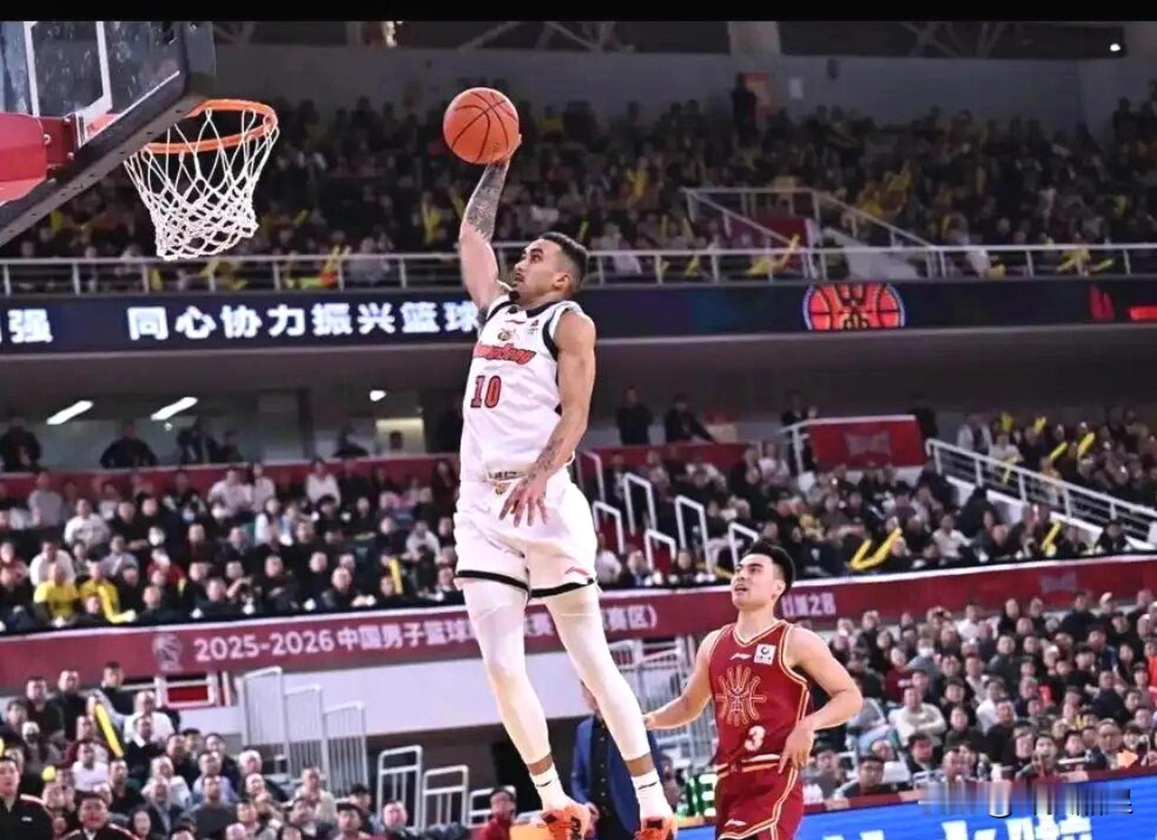 广东宏远今晚在客场以96-106输给了山西，无缘四强！
1.贾明儒太神！
第4节