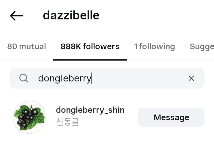 曾为NewJeans执导过多部音乐录影带（包括“Hype Boy”系列和“Coo