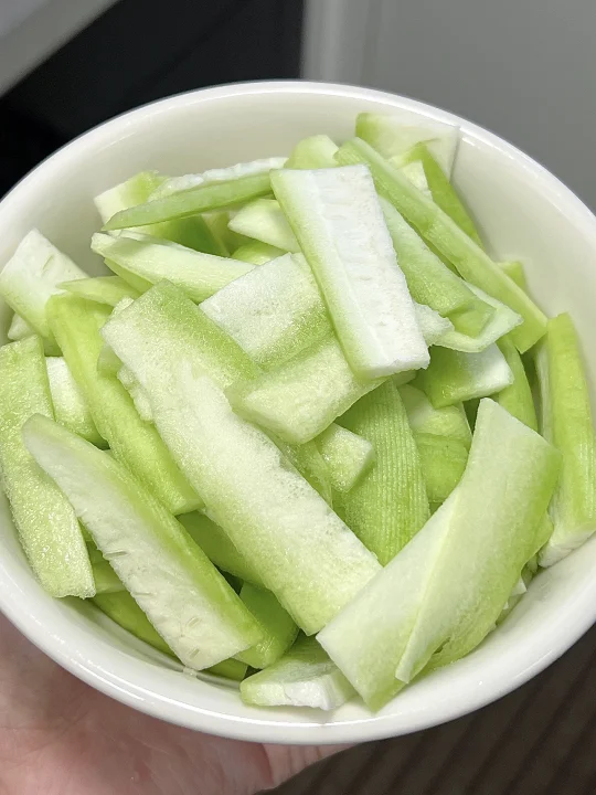 丝瓜别切滚刀块了！薄片才真鲜掉眉！！