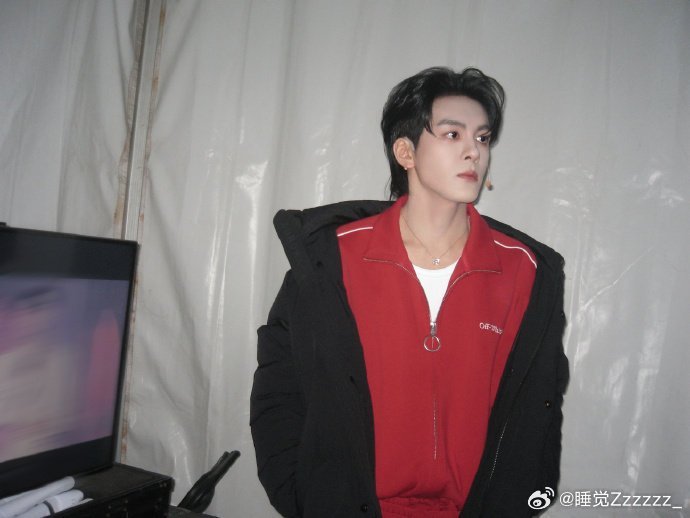 曾舜晞的私有时刻 曾舜晞的私有时刻温柔又松弛，卸下舞台光芒，真实自在的模样格外动