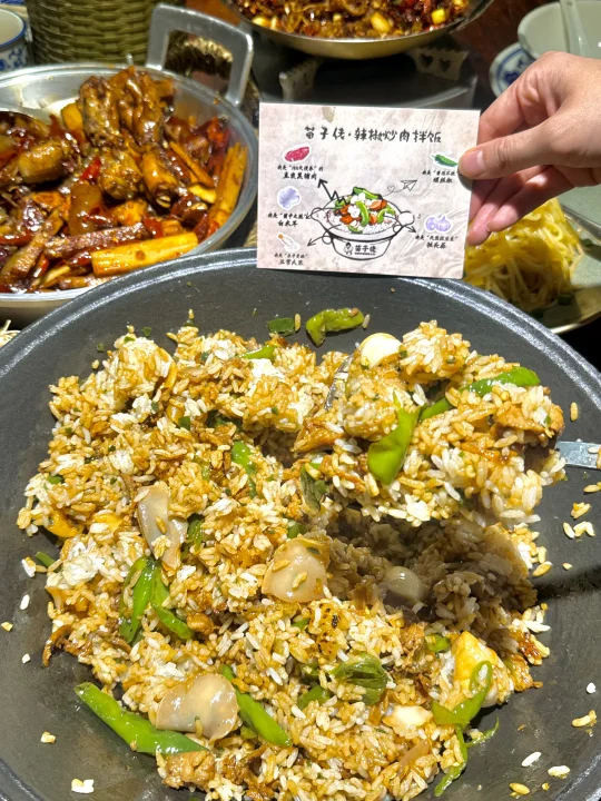 服了！为了这一锅辣椒炒肉饭想永远留在保定…