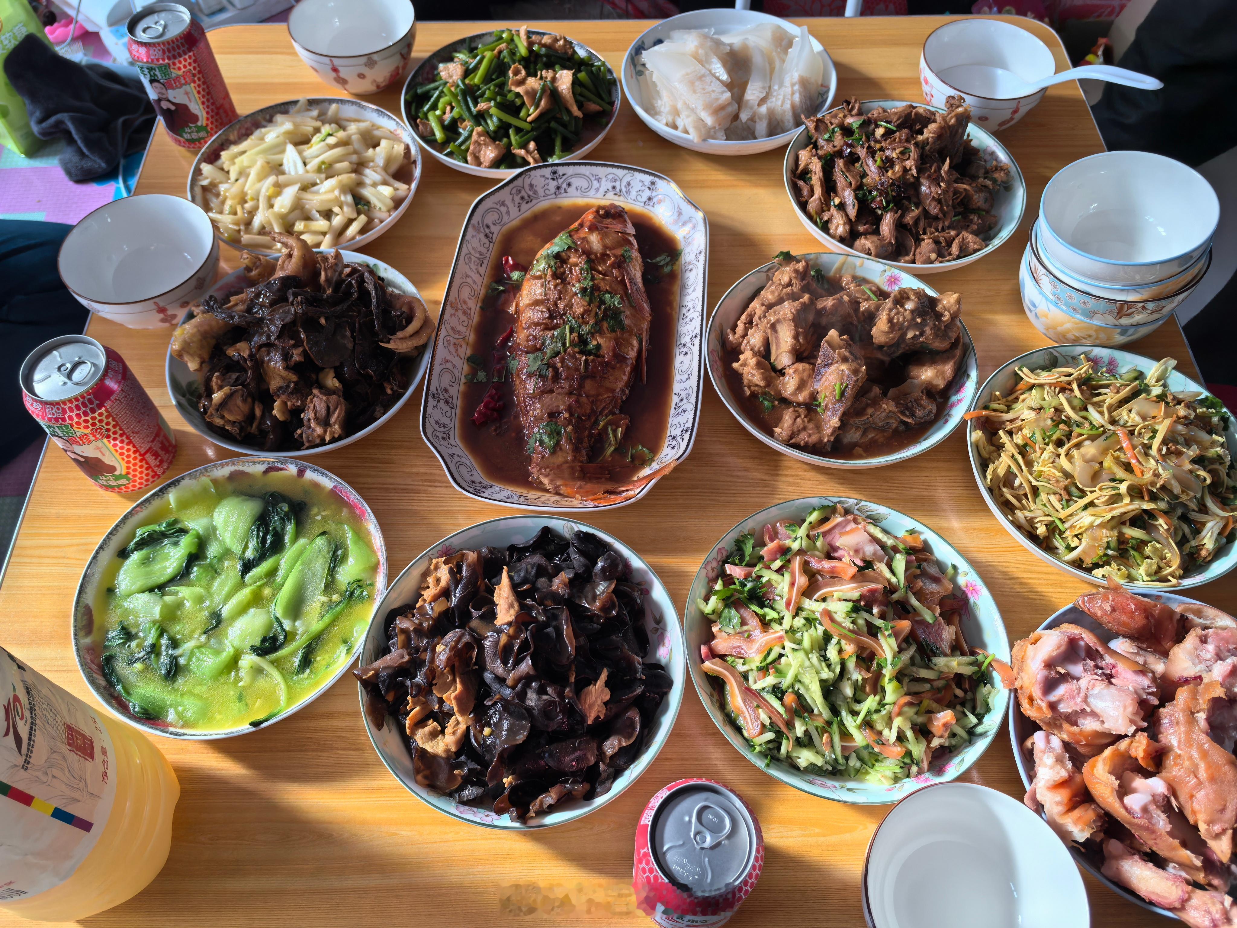 年夜饭  年年有余！“巳巳”如意！新年快乐[给你小心心] 