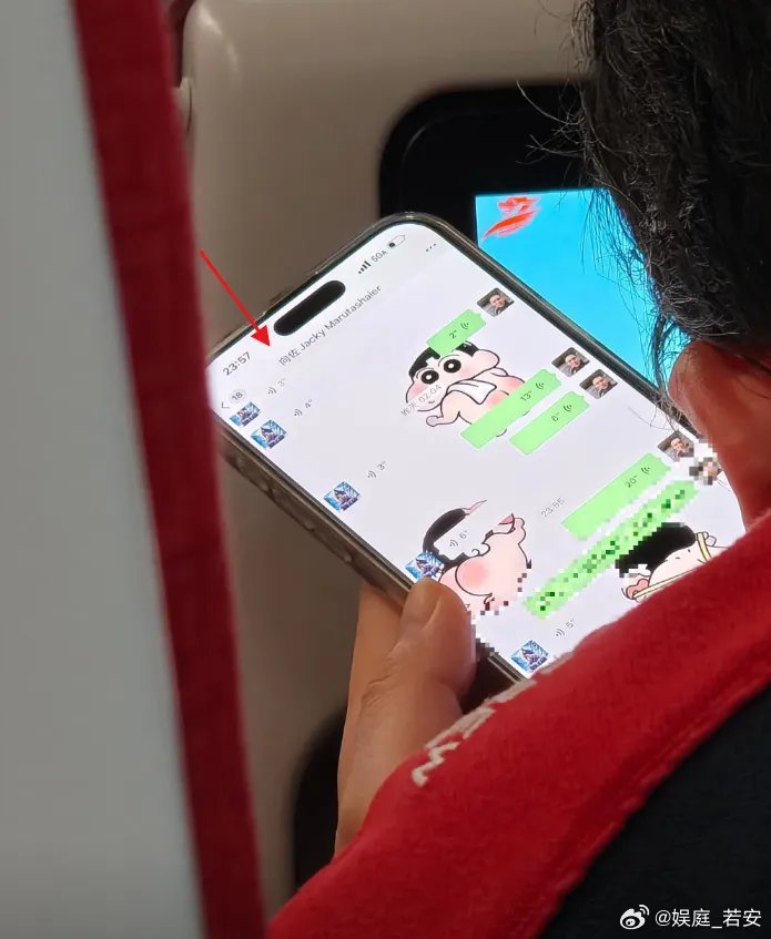 网友曝向佑连40元盒饭都舍不得点网友飞机上偶遇向佑从小父母忙工作，很多时间都是和