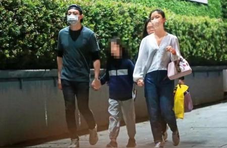 霍建华林心如带娃撒糖！8岁小海豚腿长逆天，华哥“鸭舌帽+盯娃眼”成父爱招牌！
正