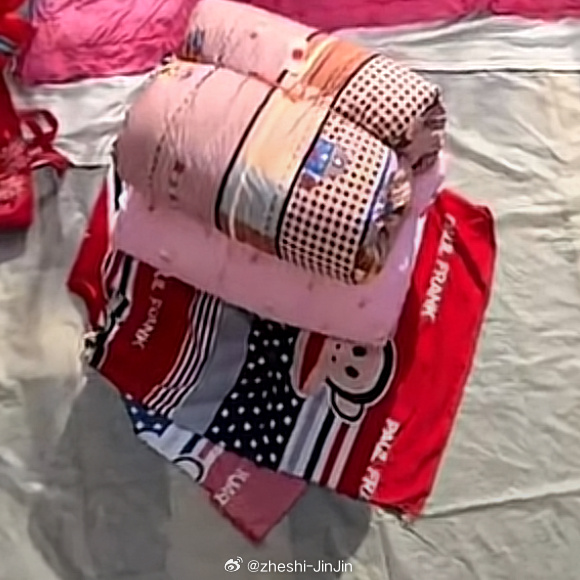 这个被套看着不错啊，你觉得呢？​​​