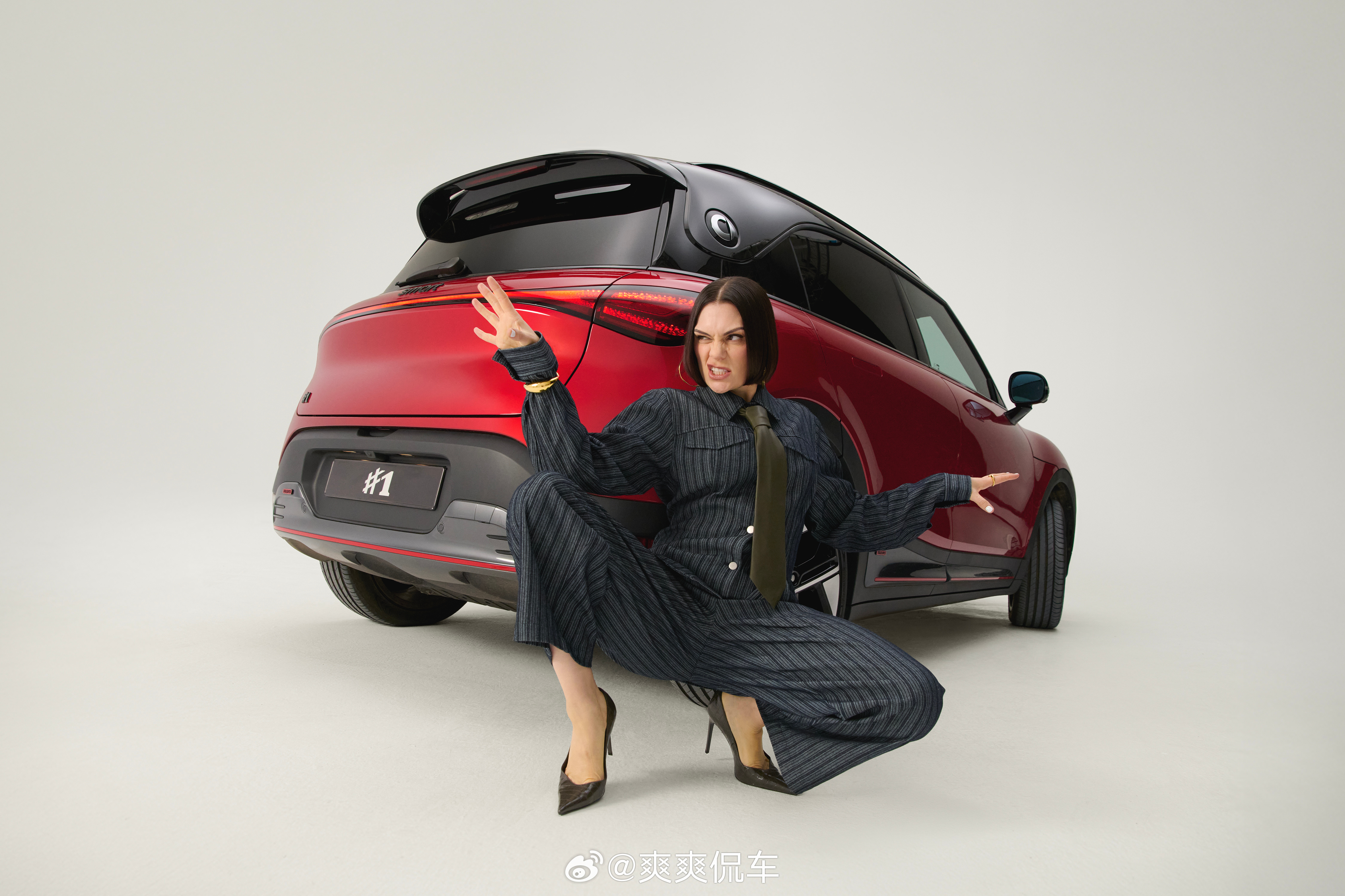 很多品牌做联名，热闹一下就过去了。但 smart 这次和 Jessie J 的合