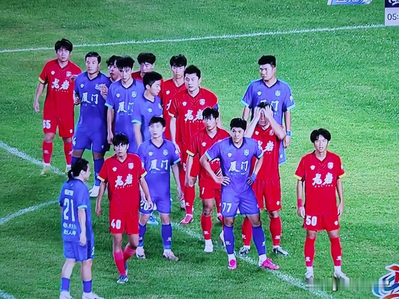 厦门队主场3比0战胜龙岩队，取得第二阶段（第11轮）甲级组比赛第一场胜利。
  