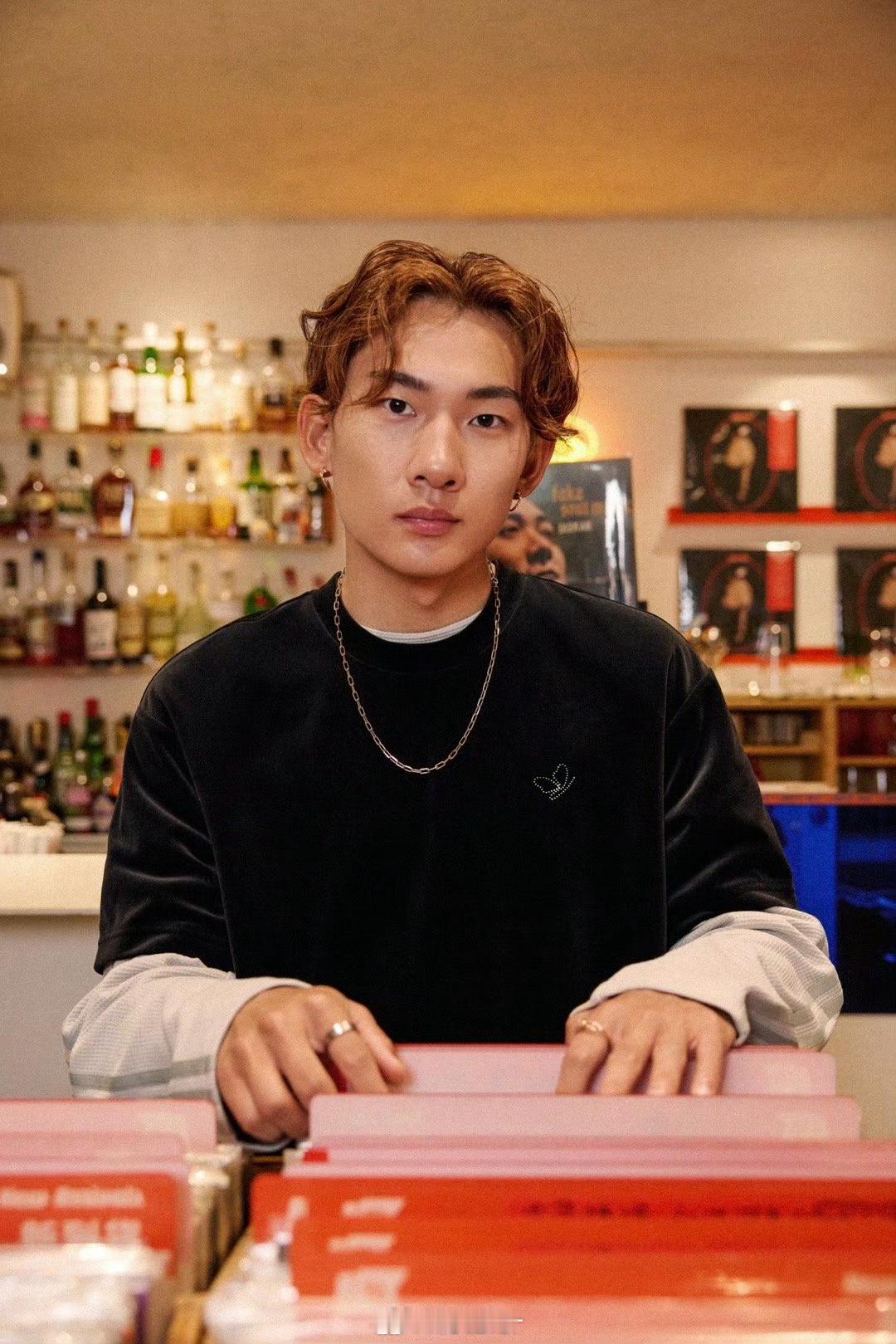 寻找开幕式中的苏翊鸣 苏翊鸣给中国观众最深的印象可能是“奥运冠军”，但其实他也有