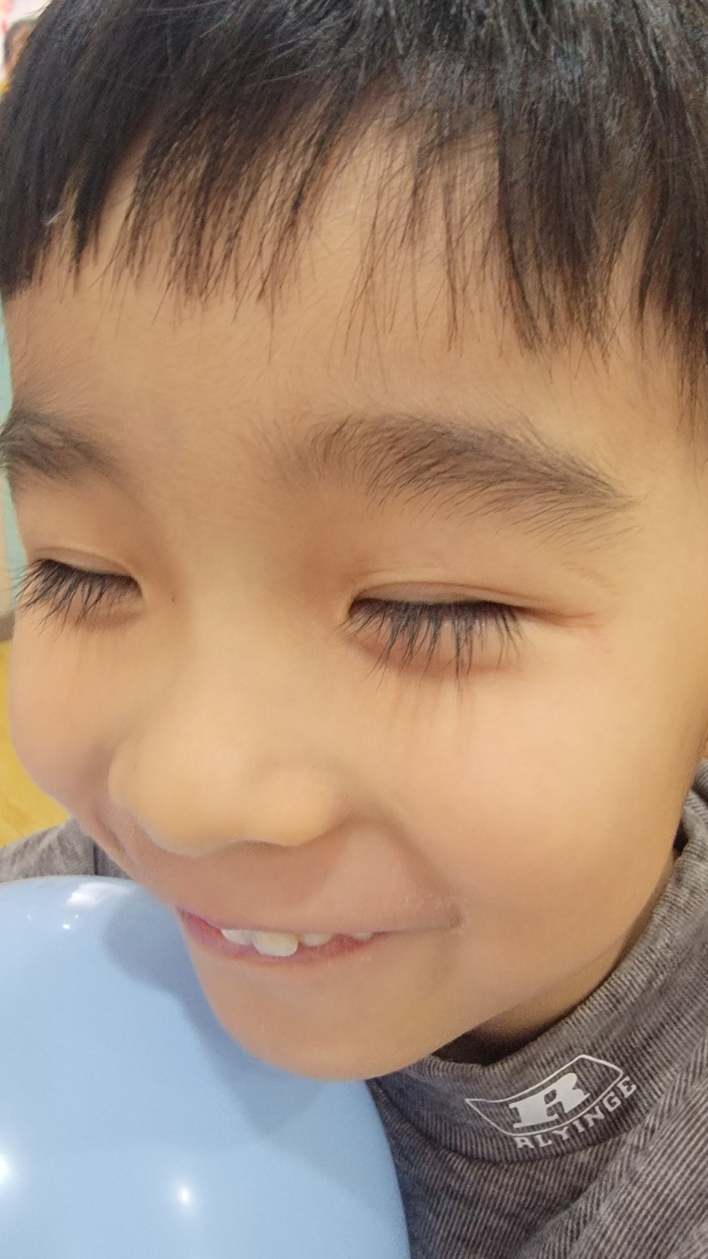 生命力醒了，脸先知道，人一旦精神旺了，整个人都会炯炯有神人一旦精神旺了，脸就先发