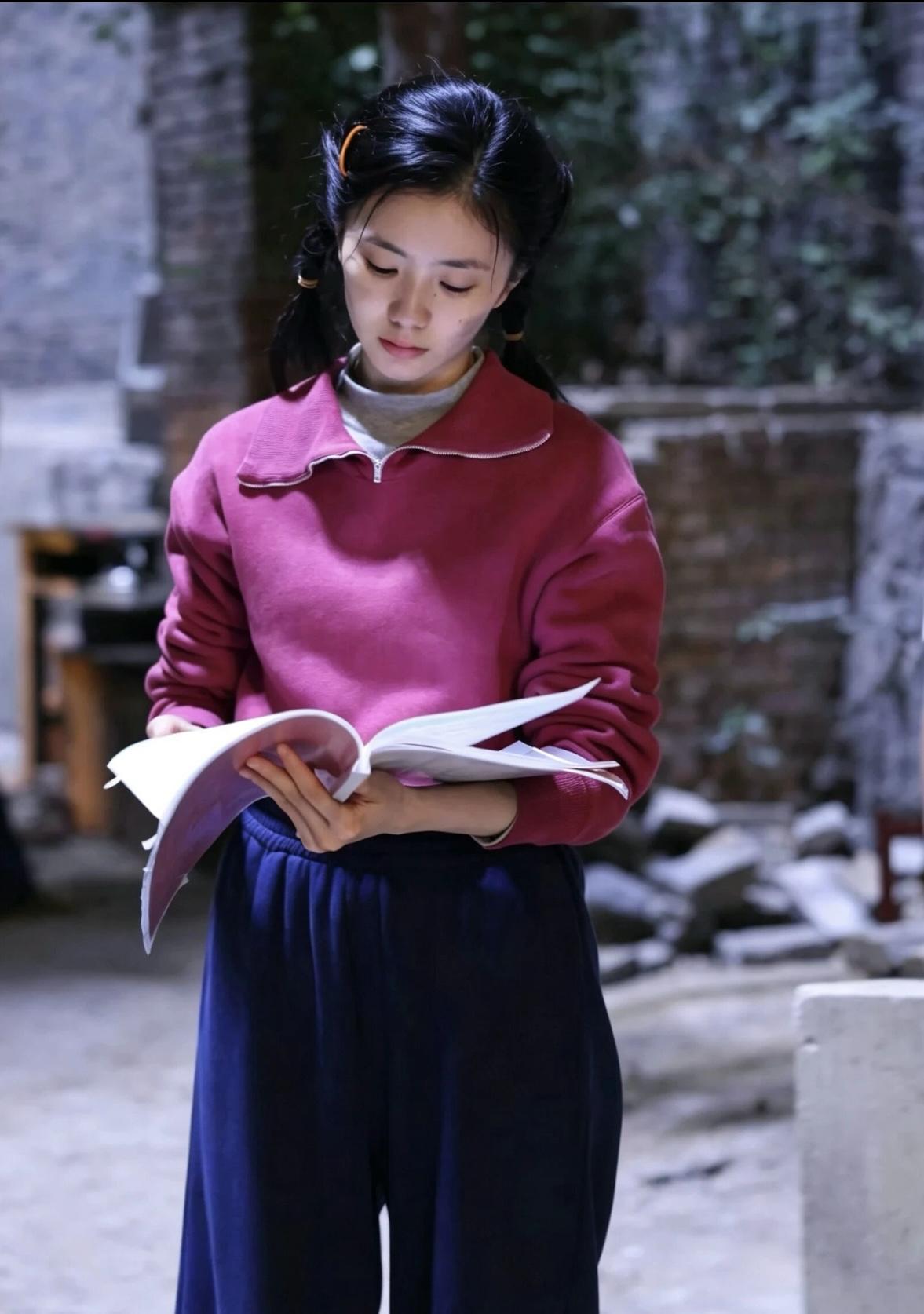 《主角》里这几款练功服，放到80年代可是运动服里的“顶奢”。

听说《主角》里的