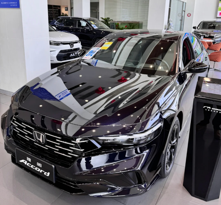 历史性超越。2025年中国车企全球销量近2700万辆，首超日本居榜首。日本车企销