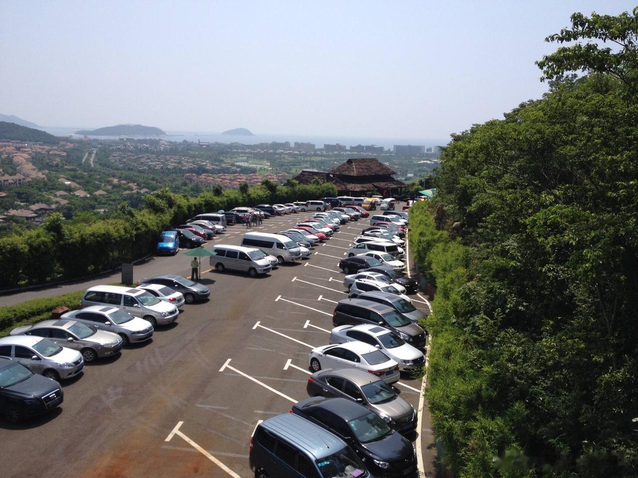 中国的平均车龄为7.3年。
印度的平均车龄为7.5年。
日本的平均车龄为8.9年