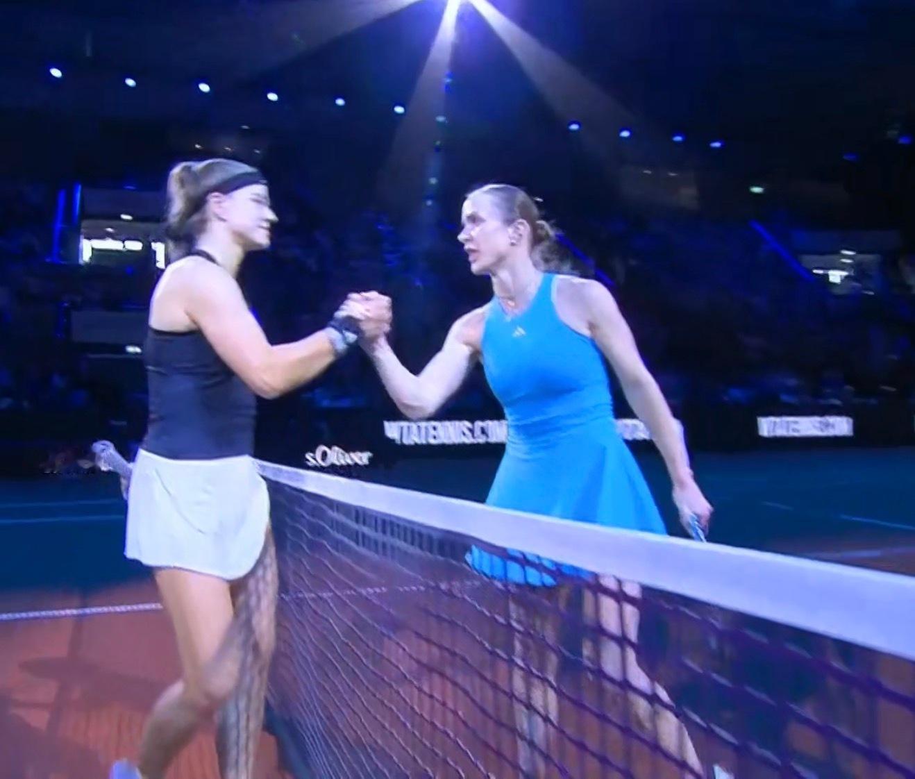 斯图加特半决赛，穆霍娃6-4/2-6/6-4力克斯维托丽娜，首进赛会决赛！ 穆霍