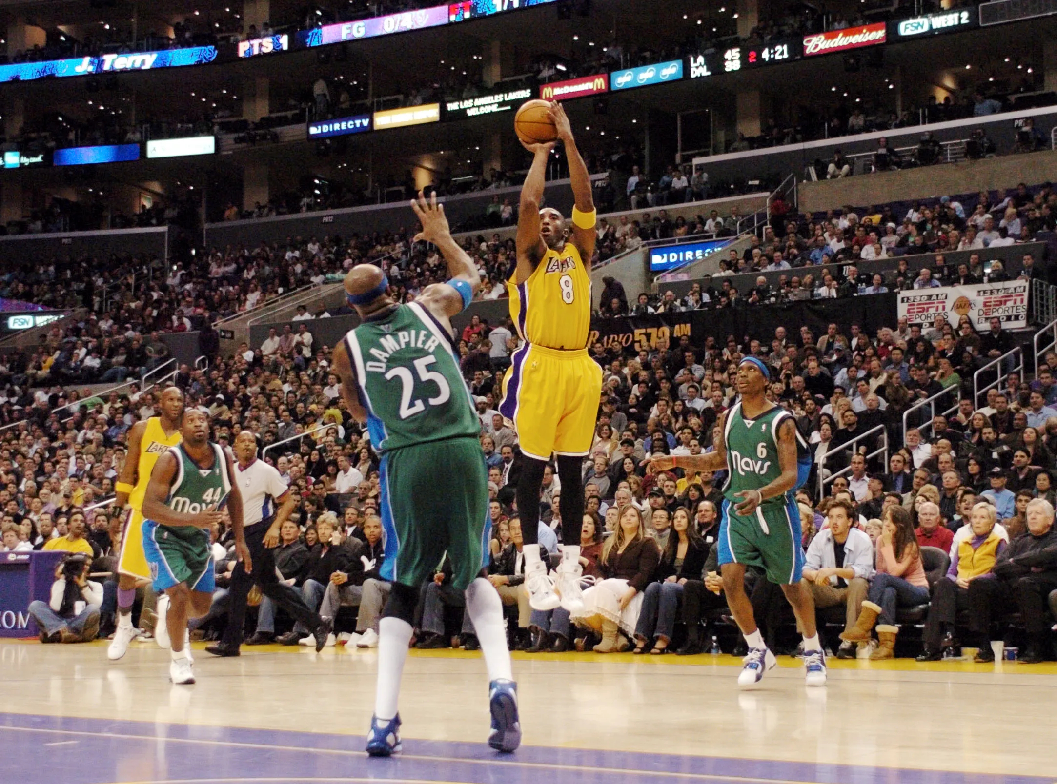 Kobe Bryant 面对第一中锋  2K5 V 2K5科比  老照片中的球员