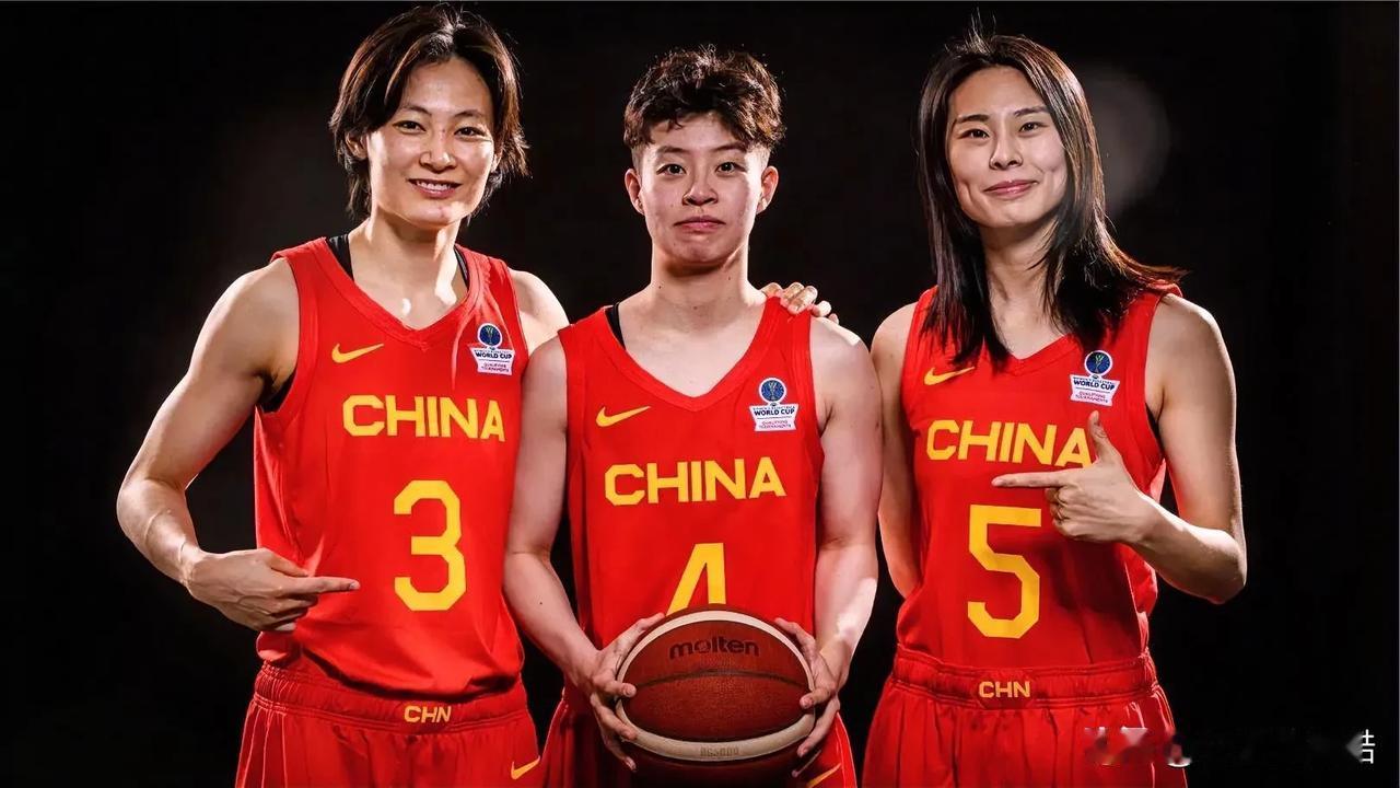 中国女篮现役十大最强后卫：

1、王思雨
2、杨力维
3、李  缘
4、武桐桐
