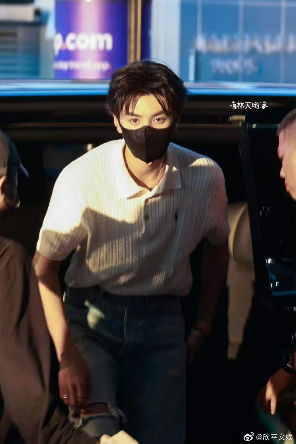 陈哲远出发泰国青春男大陈哲远出发泰国造型陈哲远出发泰国青春男大，不错不错，