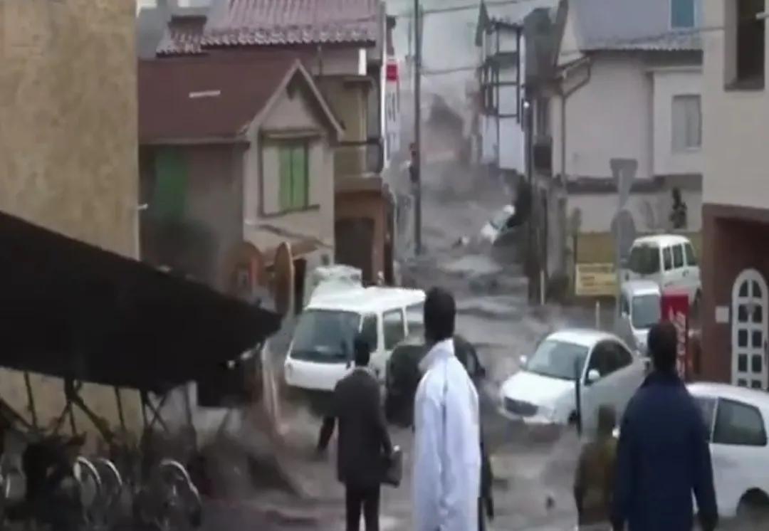 日本岩手县宫古港远海方向海域发生约7.5级大地震，震深度仅10公里，预计海啸即将